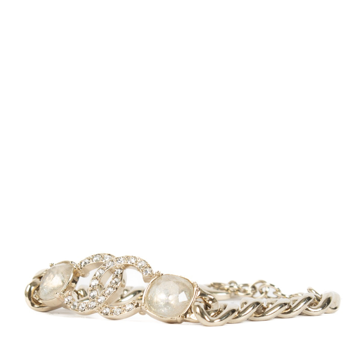 Authentic second hand Chanel 23C Gold CC Bracelet on Labellov.com
