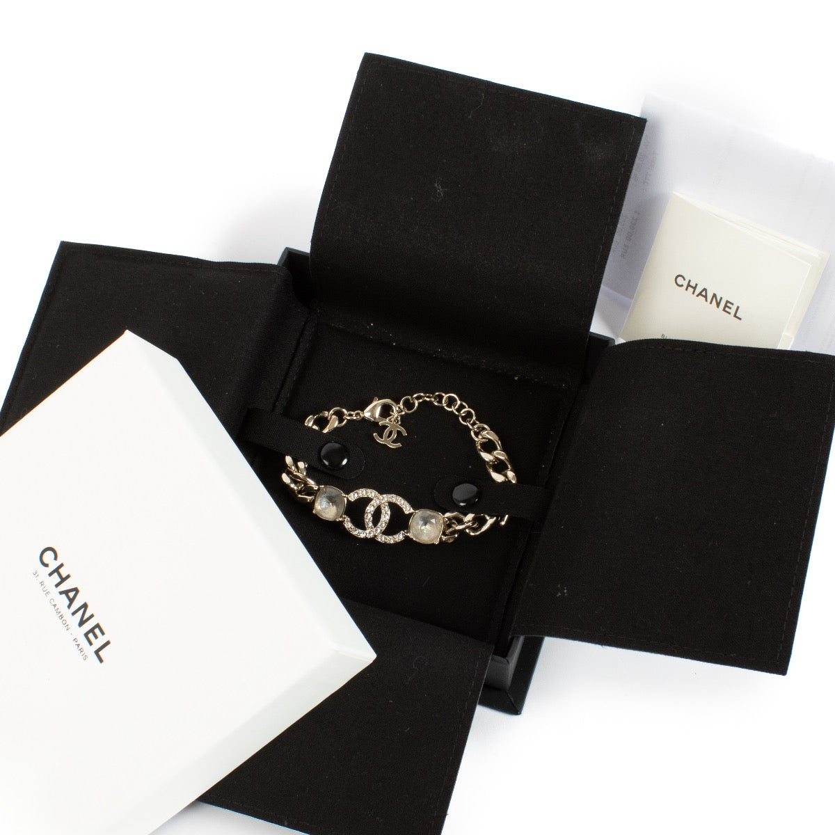 Authentic second hand Chanel 23C Gold CC Bracelet on Labellov.com