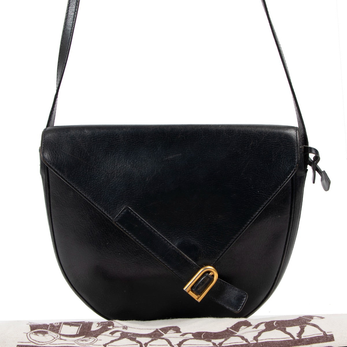 Buy an authentic second hand Delvaux vintage Black Leather Crossbody Bag in preloved condition at Labellov Antwerp.