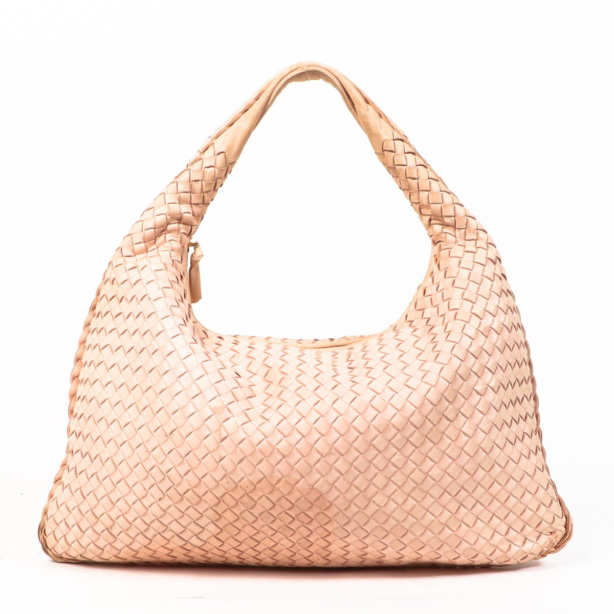 Shop safe online at Labellov in Antwerp this 100% authentic second hand Bottega Veneta Nude Woven Leather Shoulder Bag