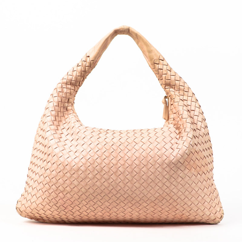 Shop safe online at Labellov in Antwerp this 100% authentic second hand Bottega Veneta Nude Woven Leather Shoulder Bag