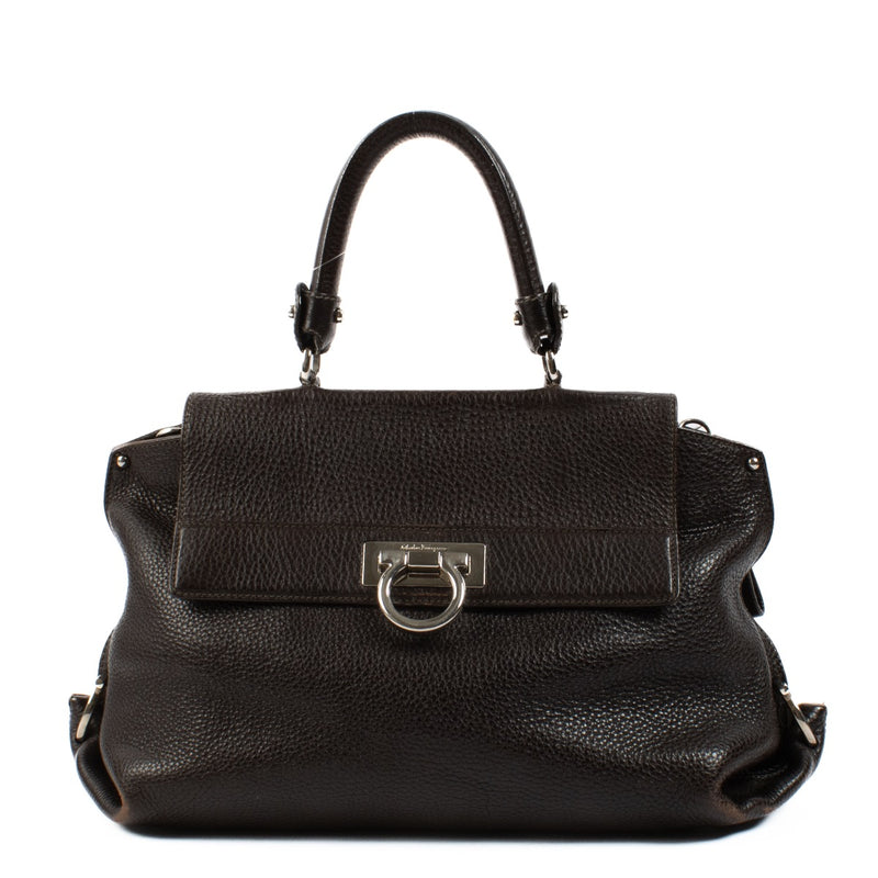 Salvatore Ferragamo Brown Leather Sofia Bag for the best price at Labellov secondhand luxury in Antwerp and Knokke. We buy and sell your preloved designer bags.