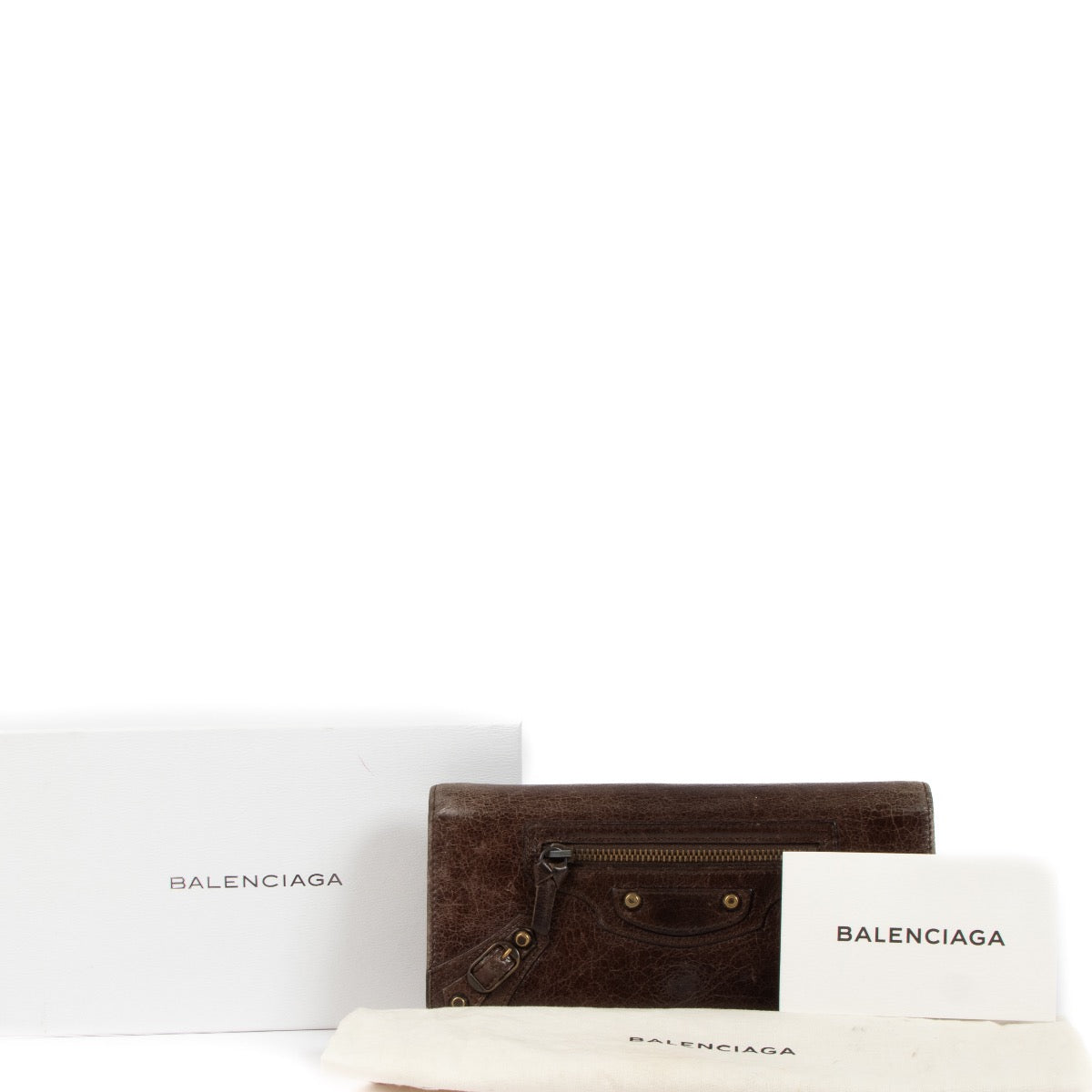 Shop safe online at Labellov in Antwerp, Brussels and Knokke this 100% authentic second hand Balenciaga Brown Long City Wallet
