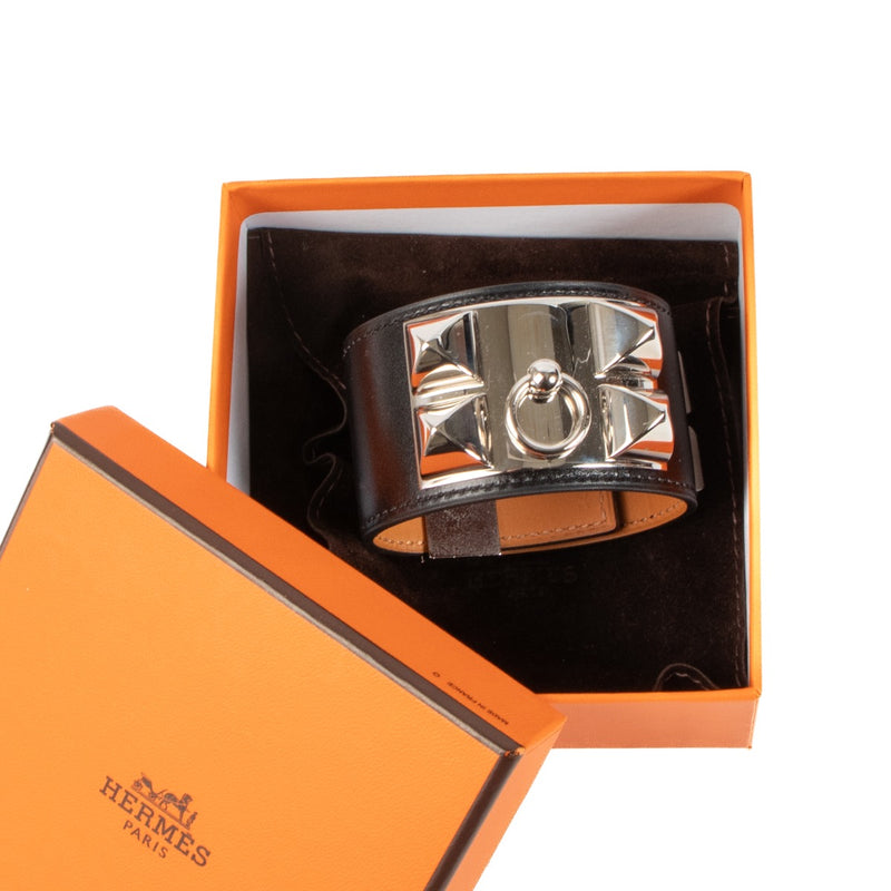 Shop safe online at Labellov in Antwerp, Brussels and Knokke this 100% authentic second hand Hermès Black Box Collier de Chien Bracelet