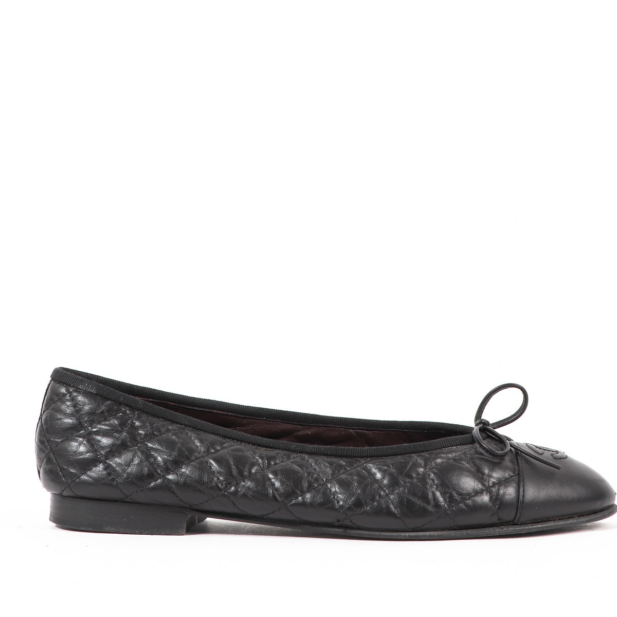 Shop safe online at Labellov in Antwerp this 100% authentic second hand Chanel Black Quilted Leather Flats - size 40