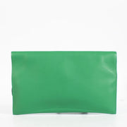 Shop the authentic Hermès Evercolor Pliplat Clutch second hand on Labellov.com.