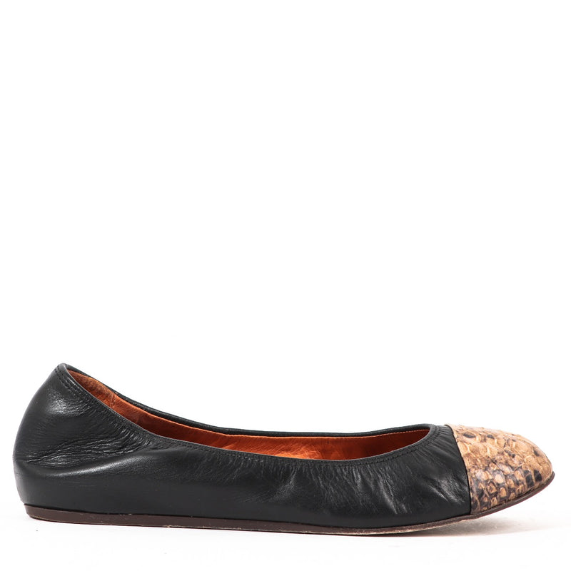 Shop safe online at Labellov in Antwerp this 100% authentic second hand Lanvin Black Calf Leather Ballerinas - size 40