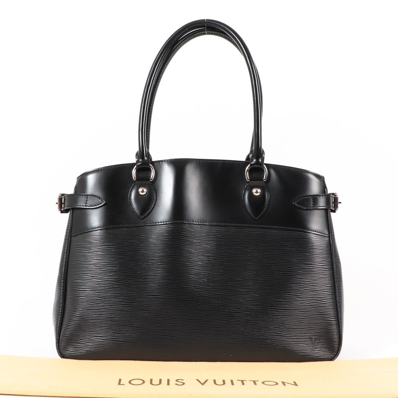 Shop safe online at Labellov in Antwerp this 100% authentic second hand Louis Vuitton Black Epi Leather Passy GM Shoulder Bag