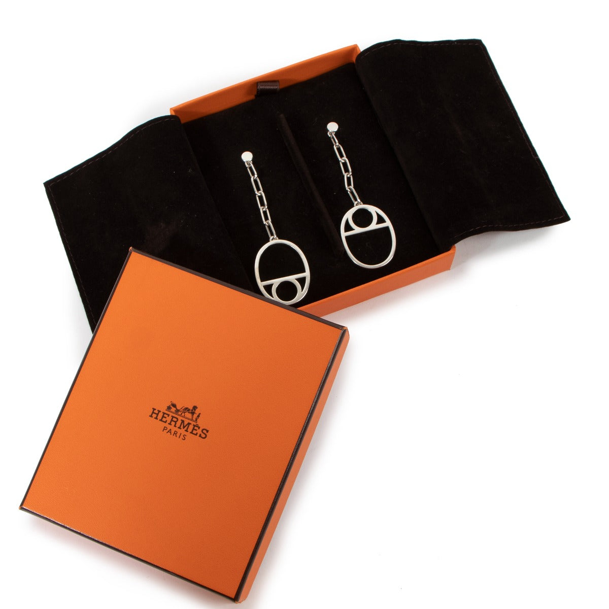 Buy an authentic second hand Chaîne d'Ancre Game Drop Earrings in very good condition at Labellov Antwerp.