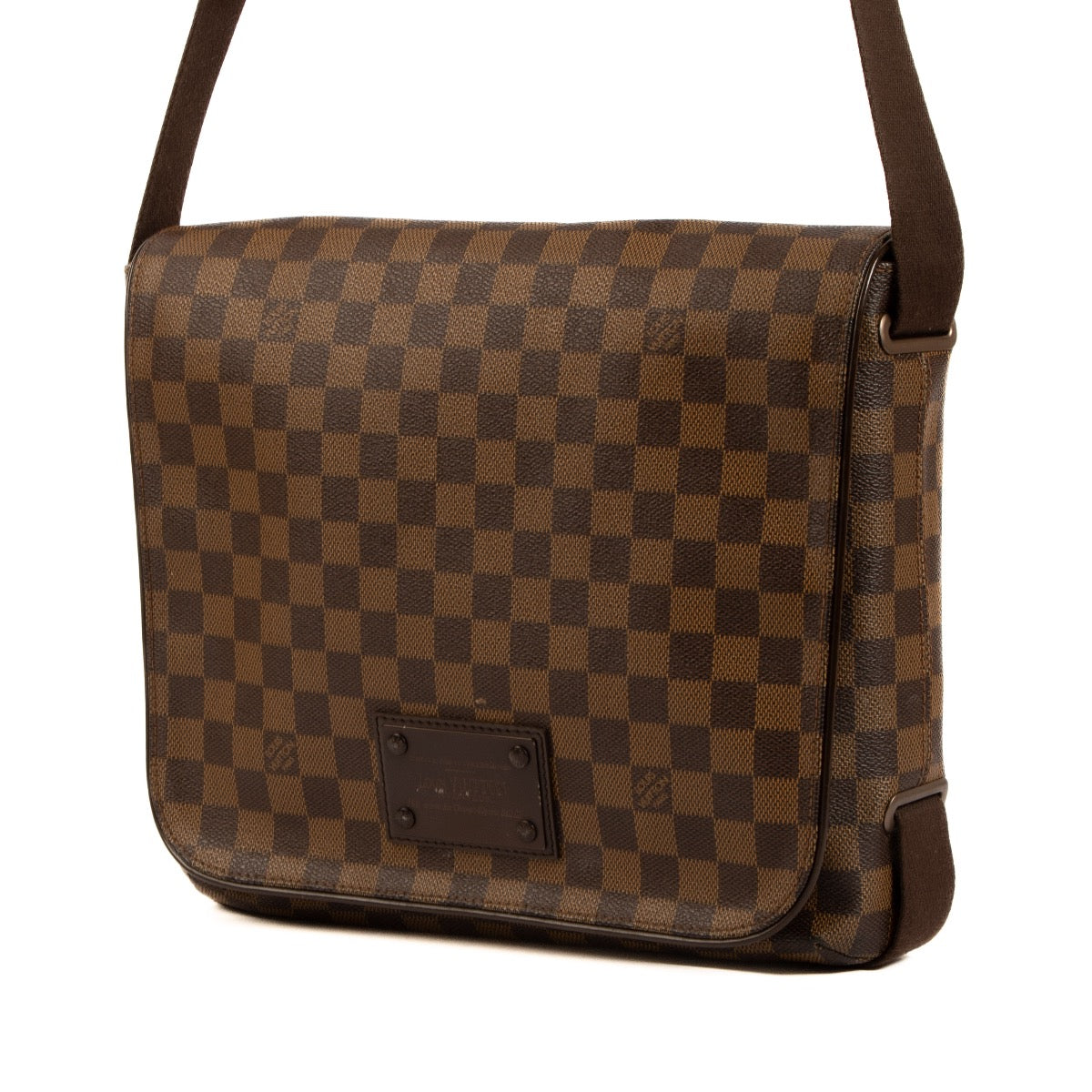 Shop safe online at Labellov in Antwerp, Brussels and Knokke this 100% authentic second hand Louis Vuitton Damier Ebene Brooklyn Messenger Crossbody