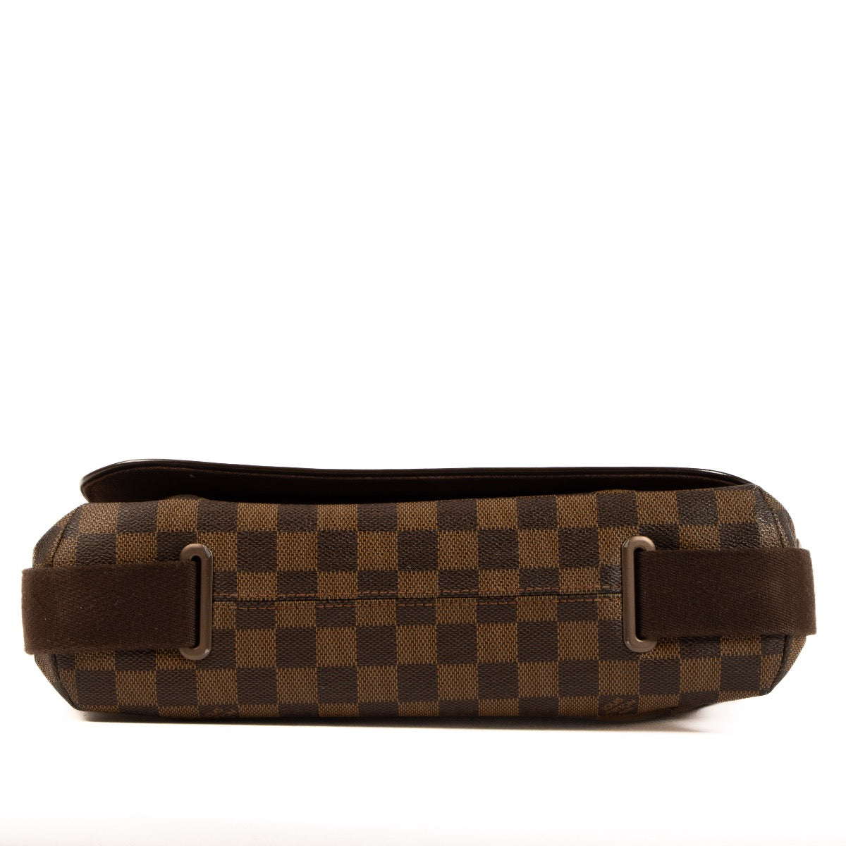 Shop safe online at Labellov in Antwerp, Brussels and Knokke this 100% authentic second hand Louis Vuitton Damier Ebene Brooklyn Messenger Crossbody