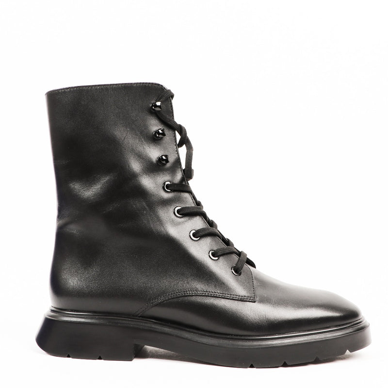 Stuart Weitzman Meckenzee Lace Up Boots