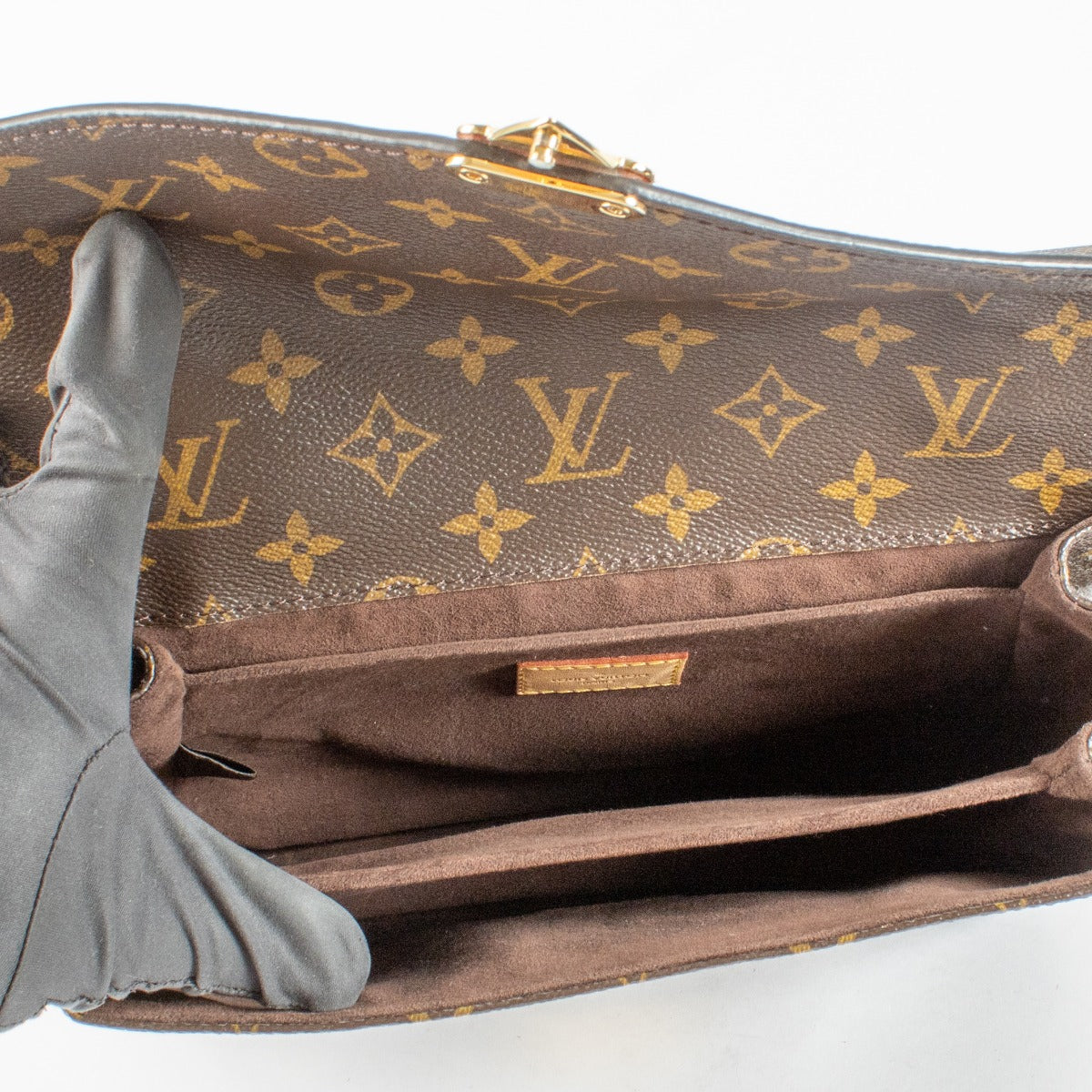 Authentic preloved Louis Vuitton Monogram Pochette Metis Bag on Labellov.com