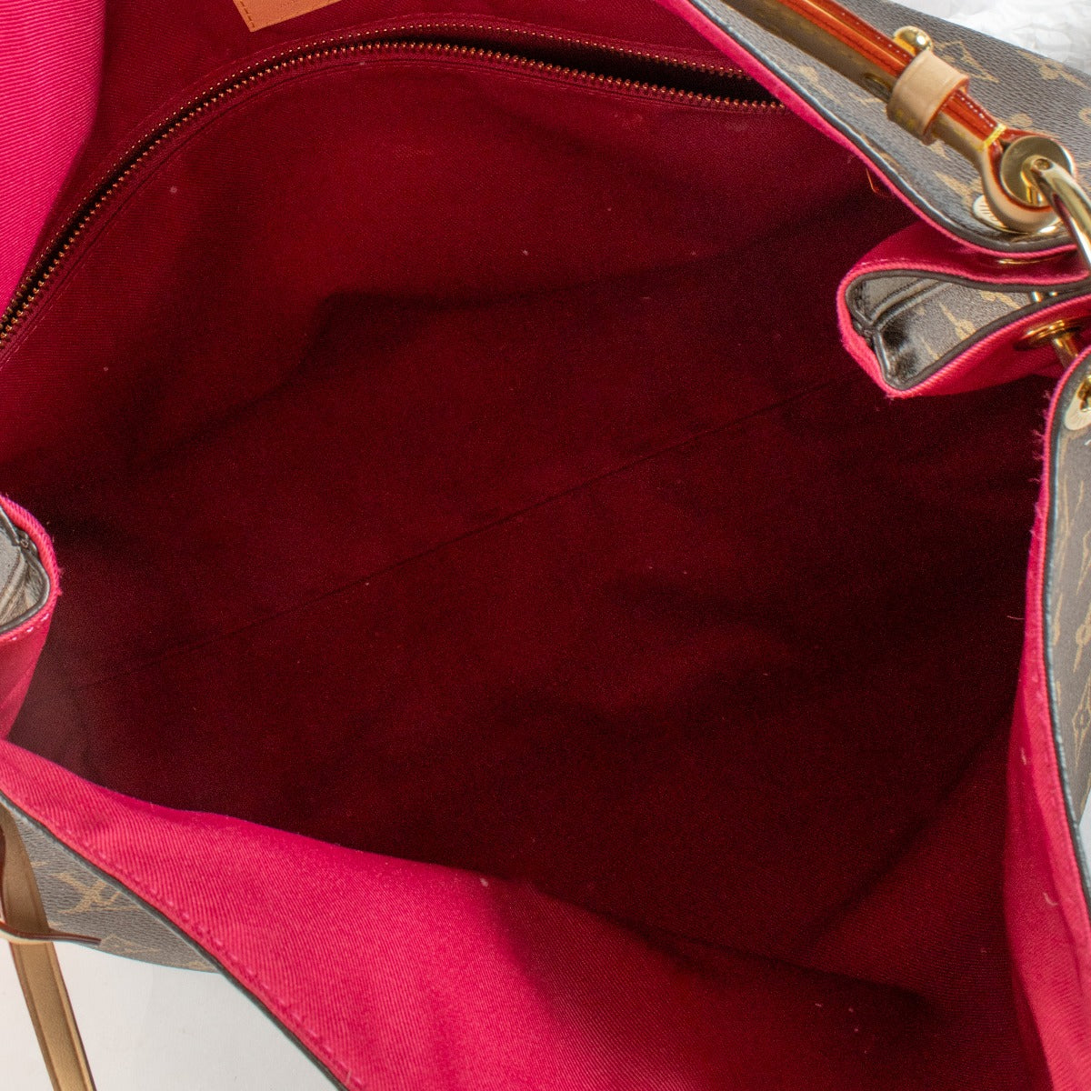 Authentic pre-loved Louis Vuitton Monogram Graceful MM Bag on Labellov.com