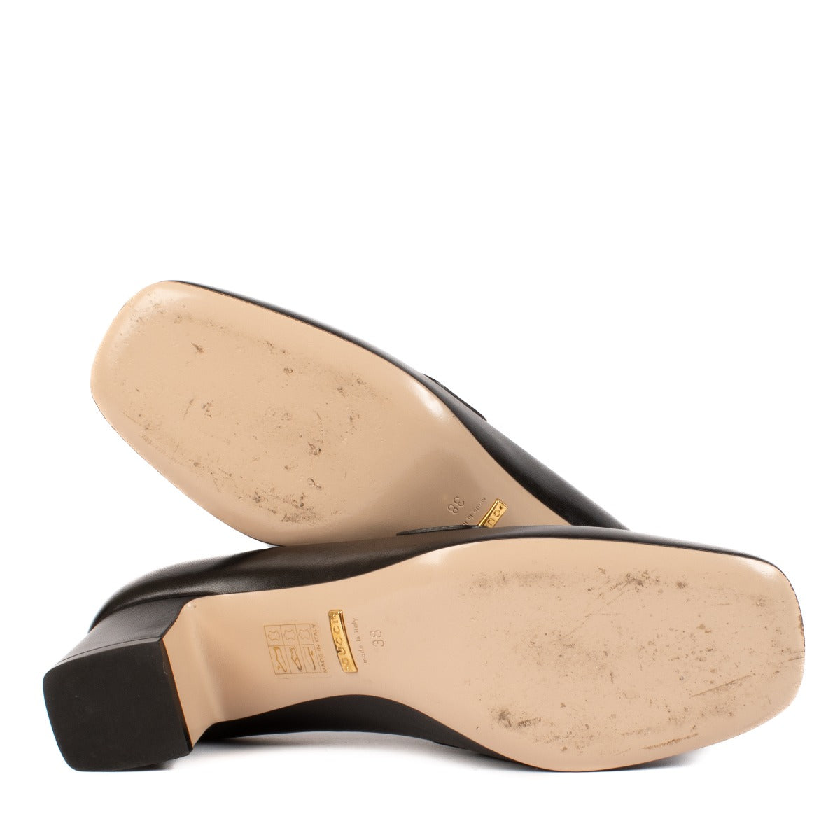 Shop safe online at Labellov in Antwerp, Brussels and Knokke this 100% authentic second hand Gucci Black Leather Malaga Kid Zumi Mid-Heel Loafers - Size 38