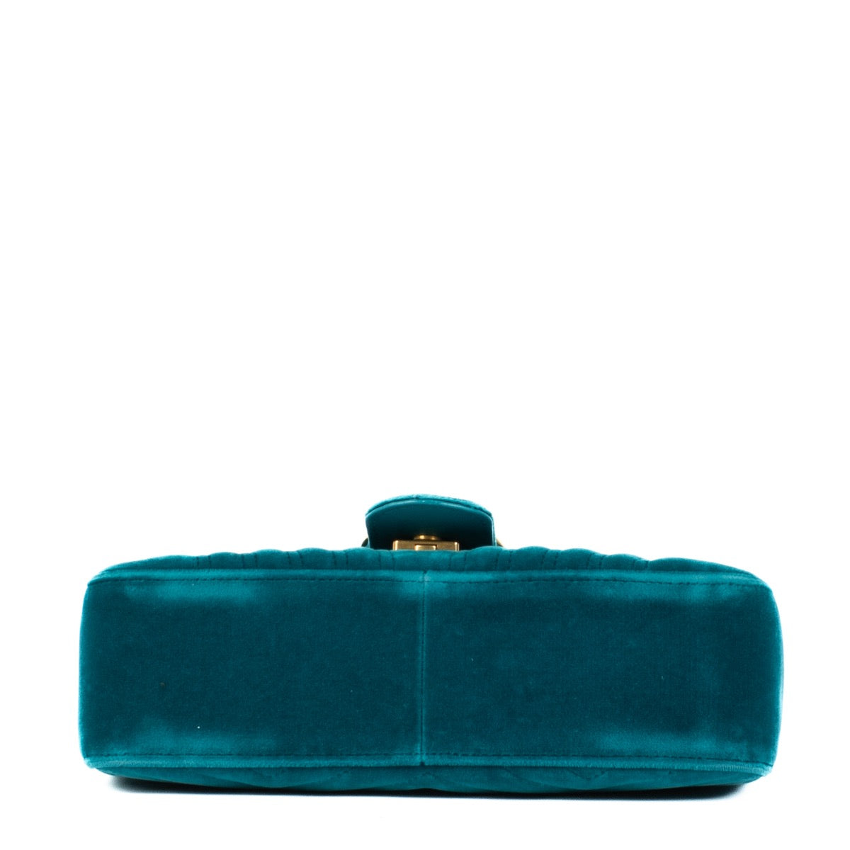 Shop safe online at Labellov in Antwerp, Brussels and Knokke this 100% authentic second hand Gucci Turquoise Velvet GG Small Marmont Bag