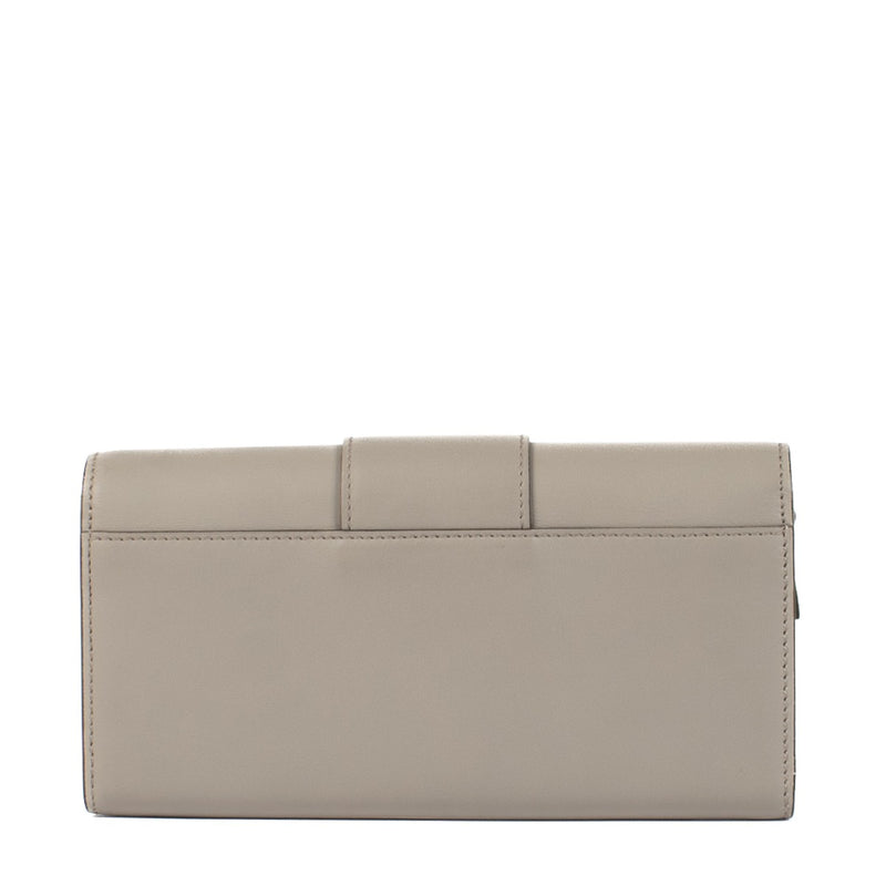 Shop safe online at Labellov in Antwerp, Brussels and Knokke this 100% authentic second hand Gucci Gray Leather Bamboo Wallet