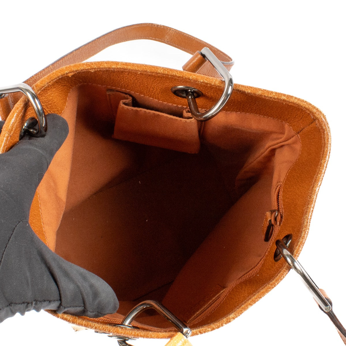 Shop safe online at Labellov in Antwerp and Knokke this 100% authentic second hand Gucci Monogram Top Handle Bag