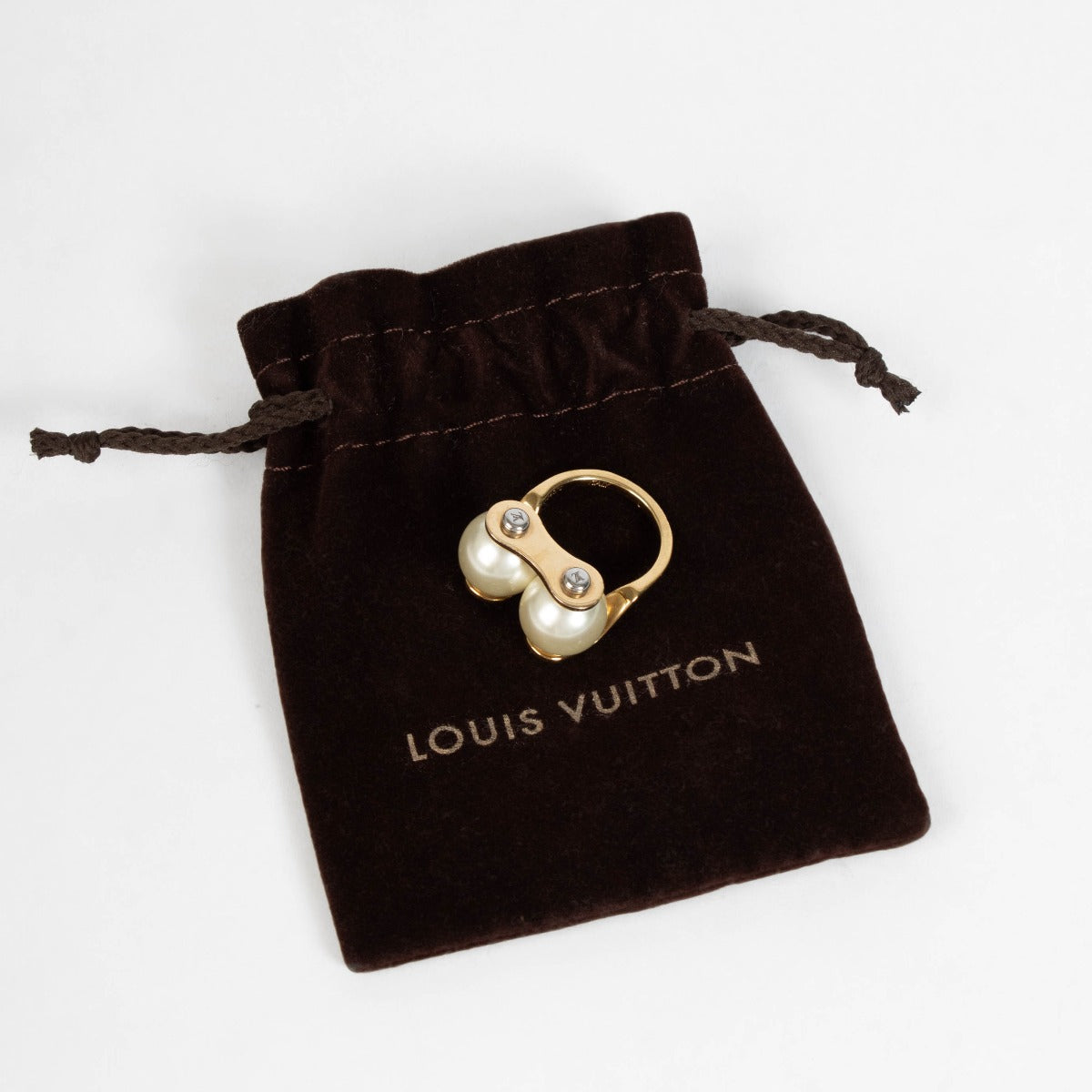 Authentic pre-loved Louis Vuitton Gold Tone Metal Speedy Pearl Ring - Size 55 on Labellov.com