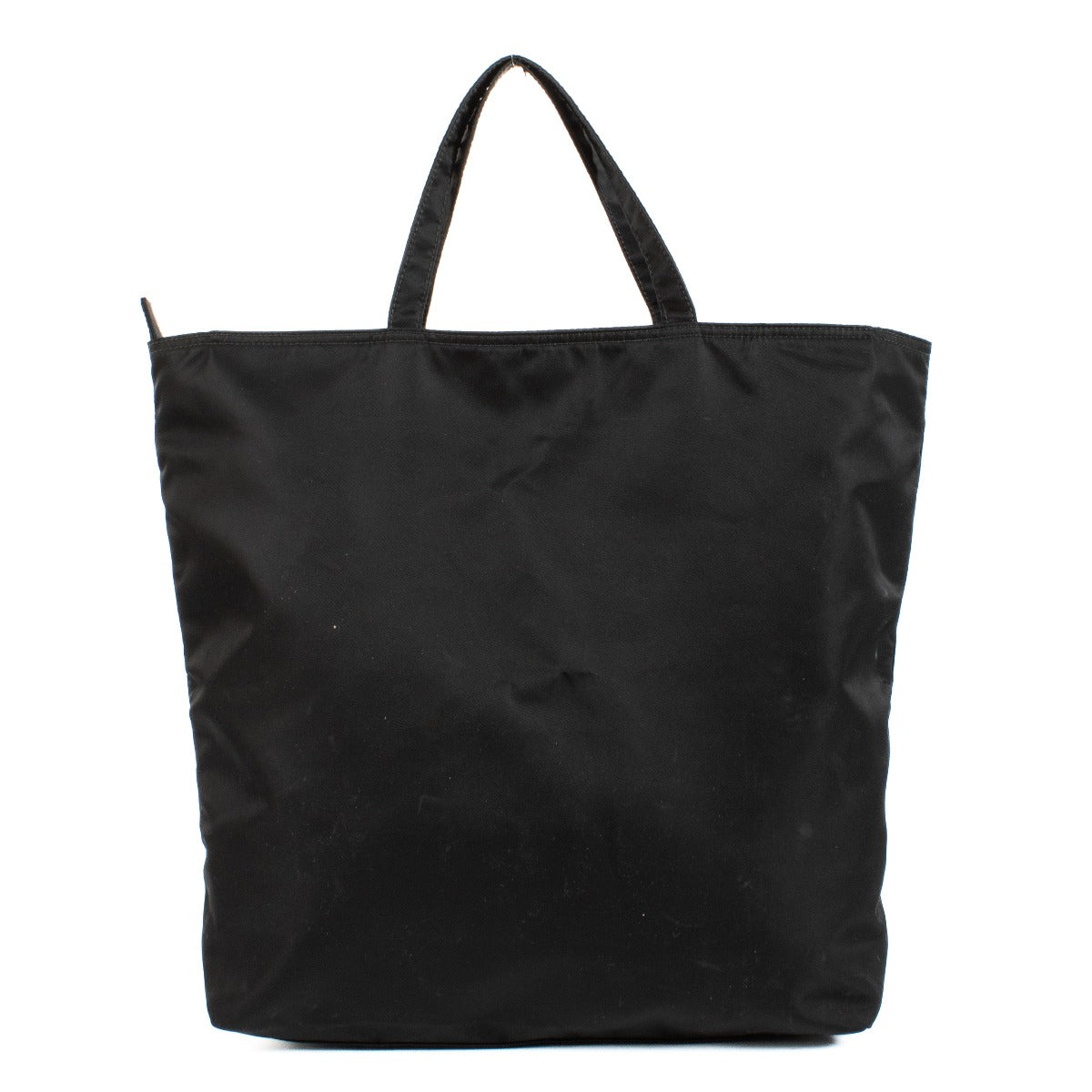 Shop safe online at Labellov in Antwerp, Brussels and Knokke this 100% authentic second hand Shop safe online at Labellov in Antwerp, Brussels and Knokke this 100% authentic second hand Prada Black Nylon Top Handle Bag