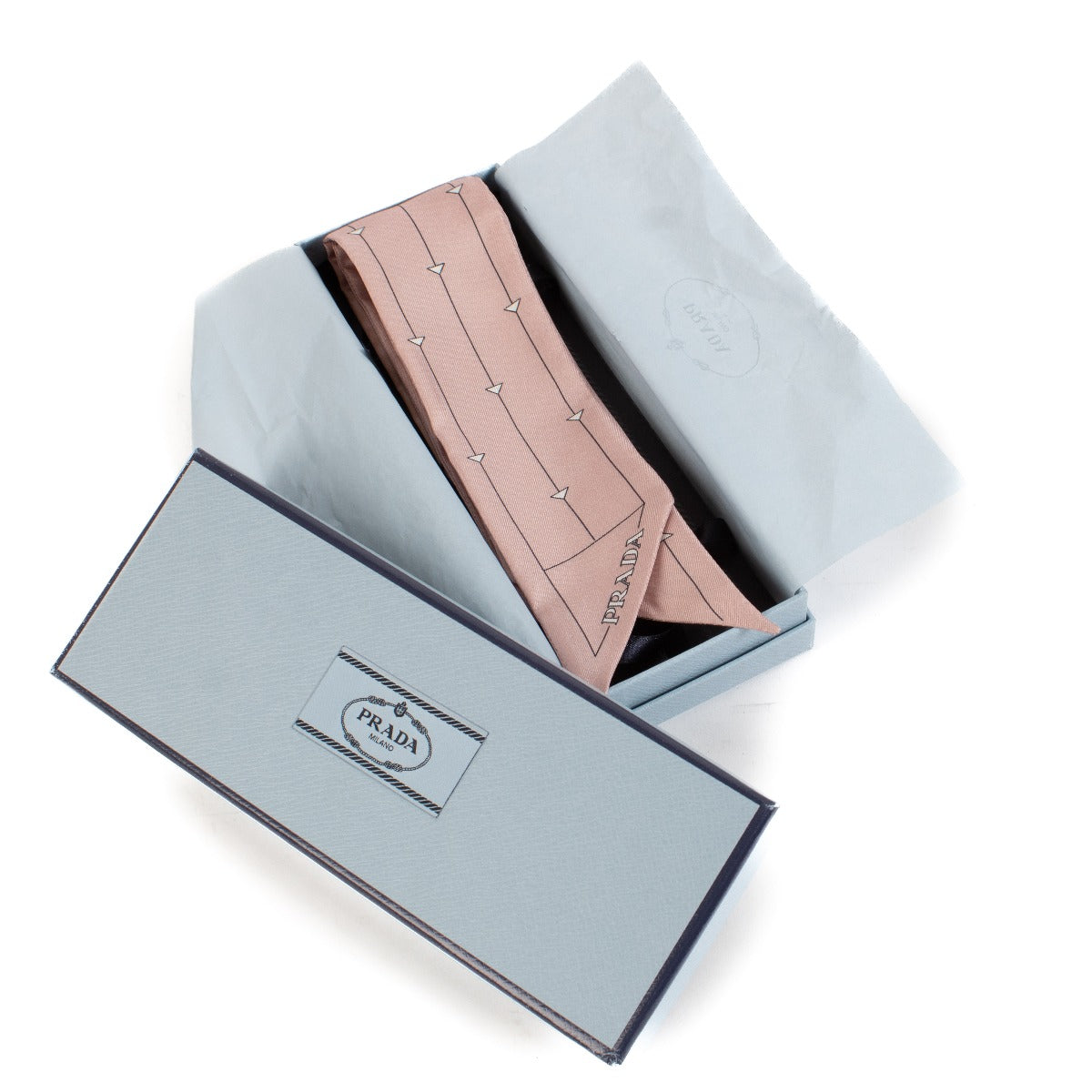 Shop safe online at Labellov in Antwerp, Brussels and Knokke this 100% authentic second hand Prada Pink Silk Twill Scarf