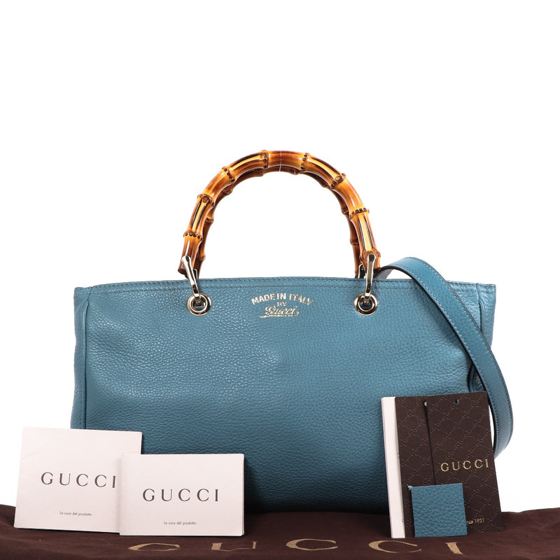 Shop safe online at Labellov in Antwerp, Knokke and Brussels this 100% authentic second hand Gucci Blue Leather Bamboo Shoulder Bag