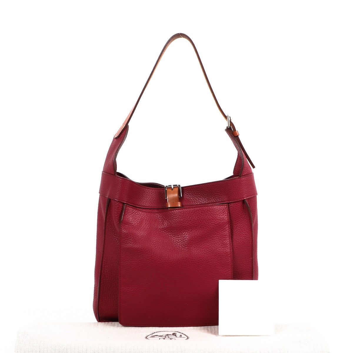 Shop safe online at Labellov in Antwerp this 100% authentic second hand Hermès Rubis/Fauve Taurillon Clemence/Hunter Sac Marwari PM