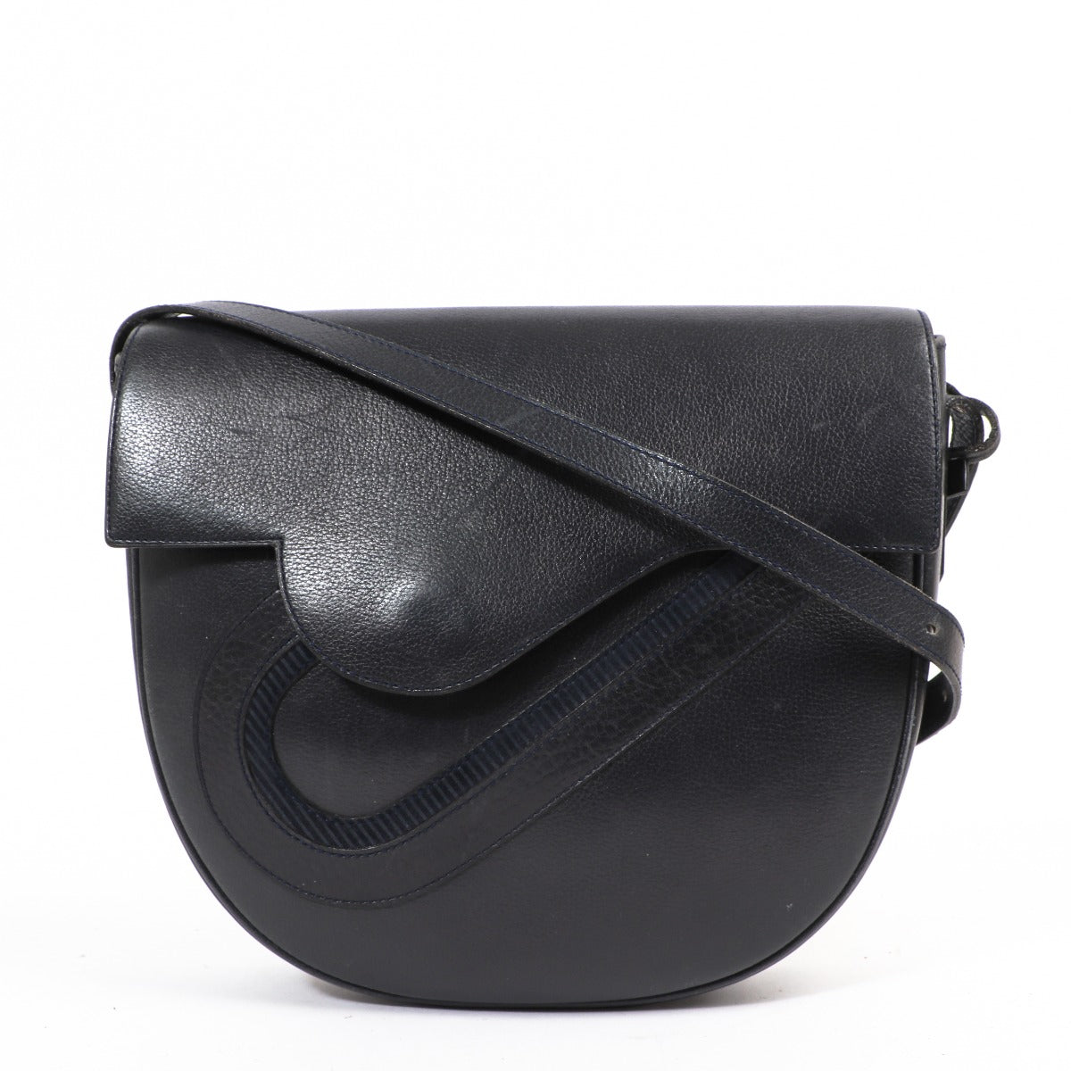 Shop safe online at Labellov in Antwerp, Brussel, Knokke this 100% authentic secondhand Delvaux blue Leather Shoulder Bag