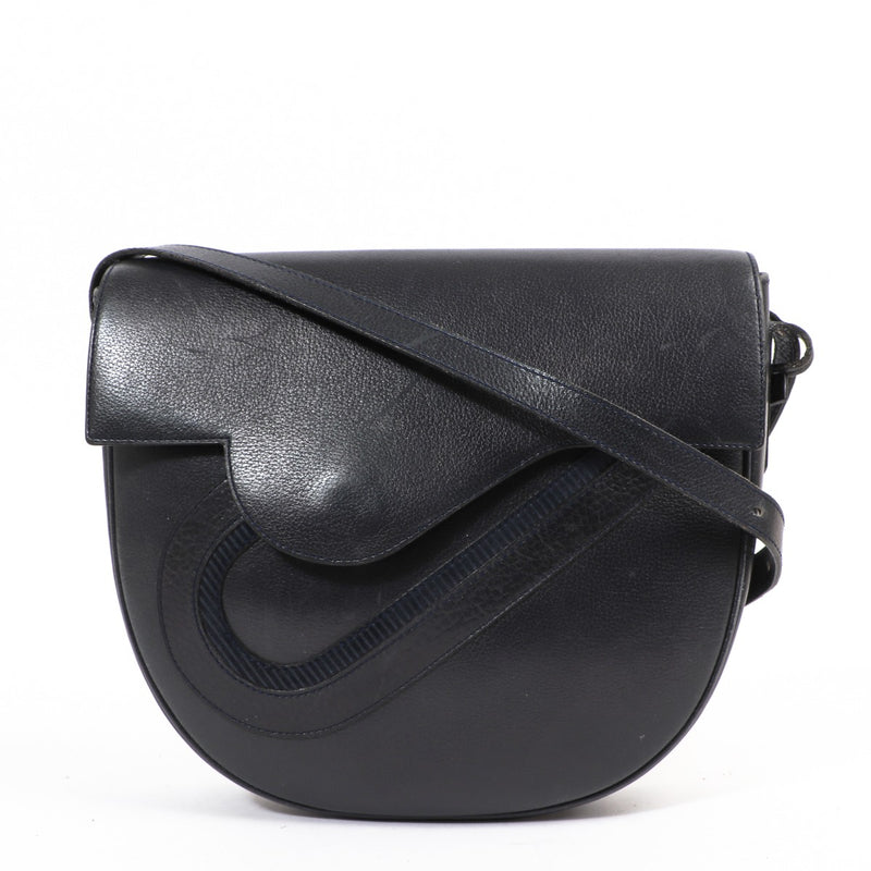 Shop safe online at Labellov in Antwerp, Brussel, Knokke this 100% authentic secondhand Delvaux blue Leather Shoulder Bag