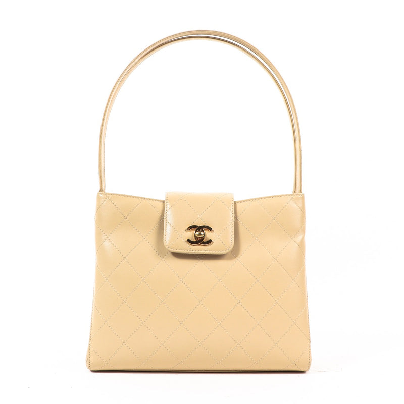 Buy an authentic second hand Chanel Vintage Beige Lambskin Shoulder Bag in very good condition at Labellov