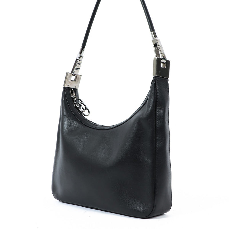 Buy an authentic second hand Gucci Black Leather Shoulder Bag in good condition at Labellov Antwerp.