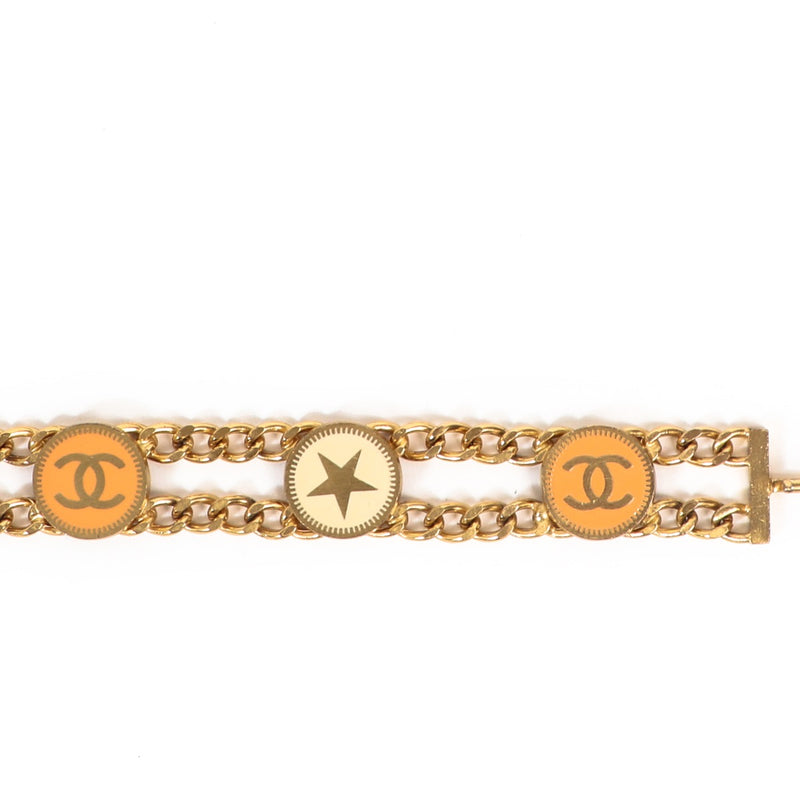 Buy an authentic second hand Chanel 01P Gold CC Star Chain Belt in very good condition at Labellov.
