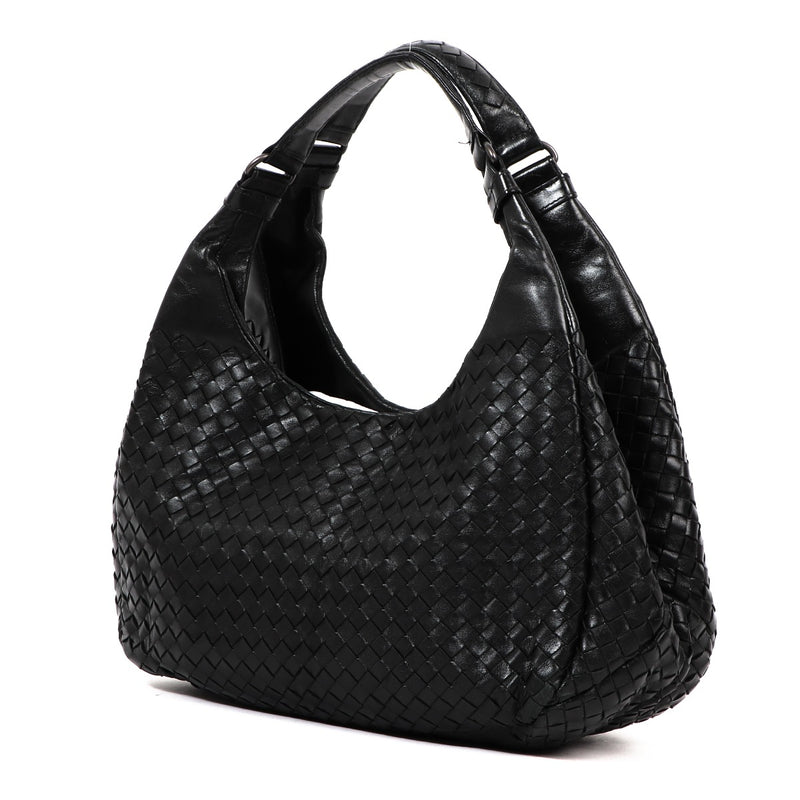 Buy online authentic second hand Bottega Veneta Black Intrecciato Shoulder Bag in very good condition at Labellov in Antwerp Brussel, Knokke