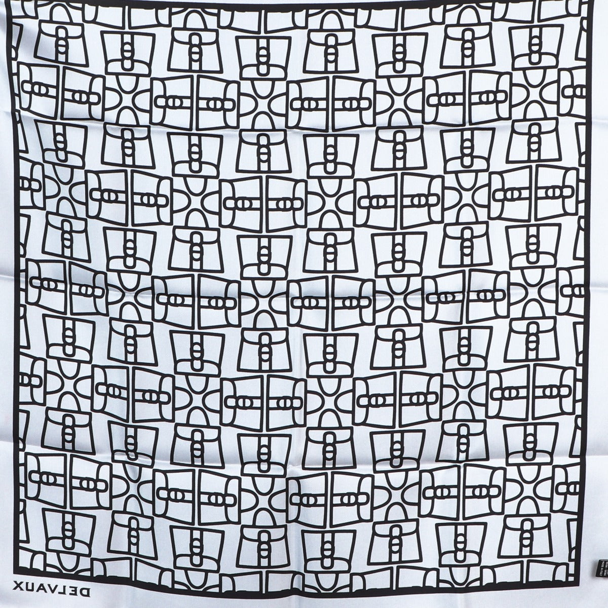 Buy a vintage second-hand Delvaux Multicolor Satin Carré Brillant Magique Twill De Soie Scarf in very good condition at Labellov in Antwerp.