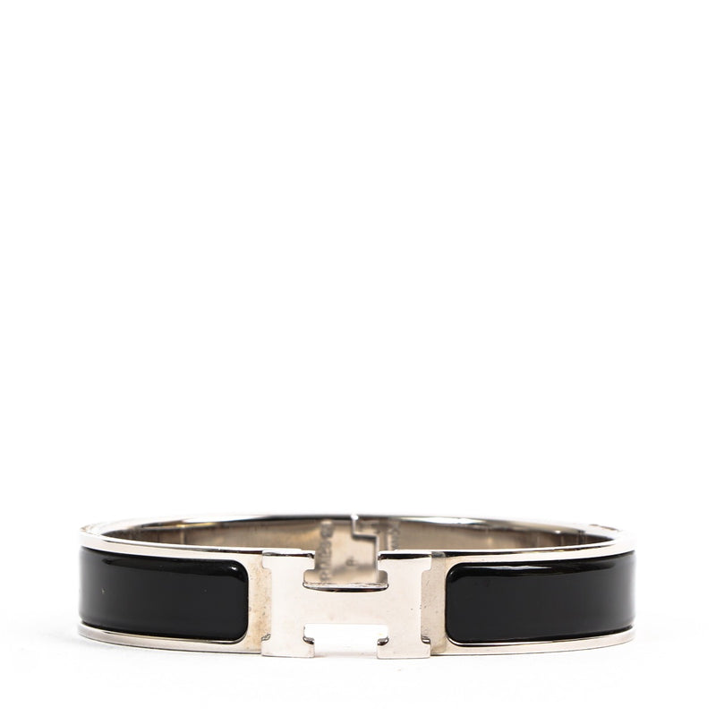 Buy an authentic second-hand Hermès Black Metal Clic Clac Bracelet in very good condition at Labellov in Antwerp.