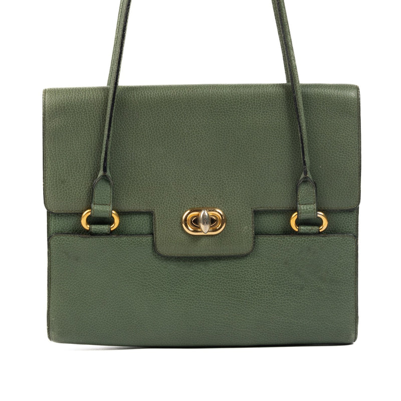 Delvaux Green Shoulder Bag. Authentieke tweedehands Delvaux handtassen bij LabelLOV Antwerpen. Authentique seconde-main luxury en ligne webshop LabelLOV. Authentic preloved Delvaux handbags at LabelLOV Antwerp.