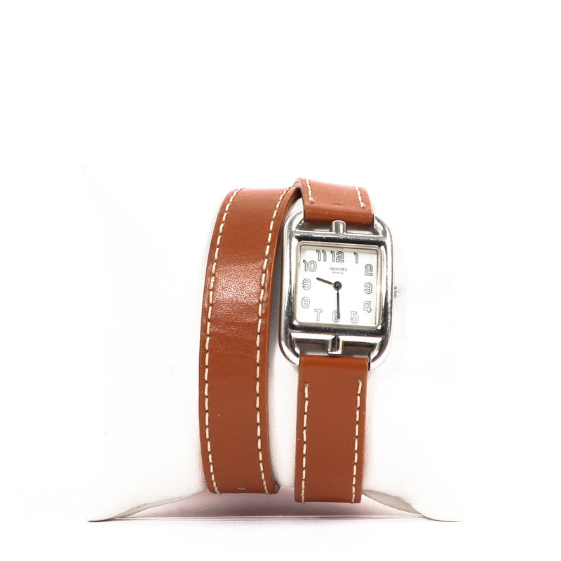 Buy a Hermès Stainless Steel Natural Barenia Swift Calfskin Cape Cod 23 Watch in good condition at Labellov in Antwerp.