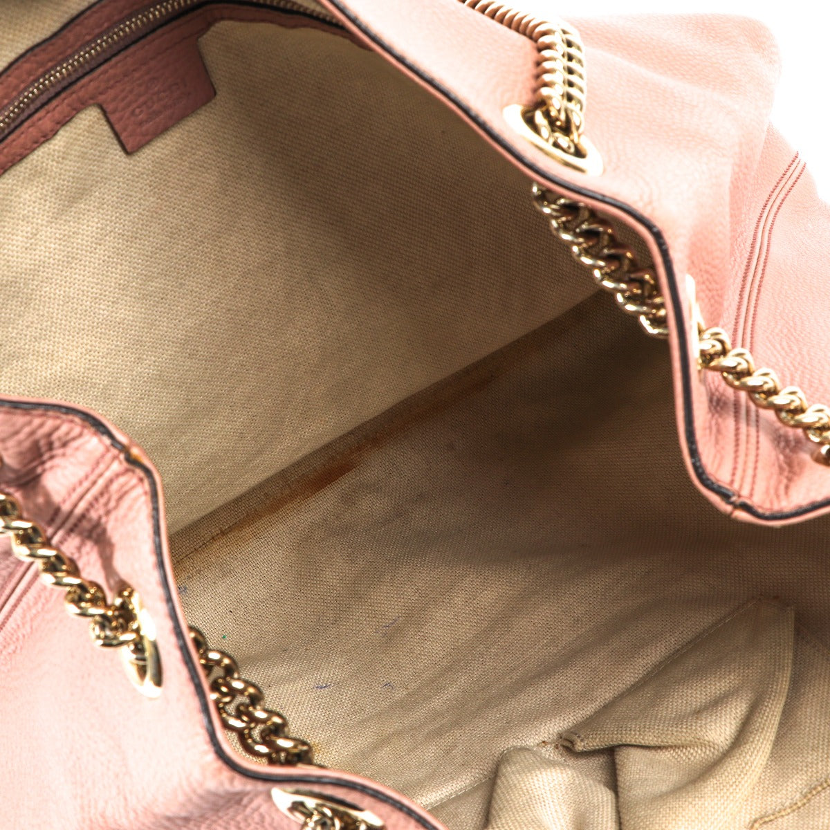 Sac porté épaule Gucci Soho grand modèle en cuir rose avec chaîne
