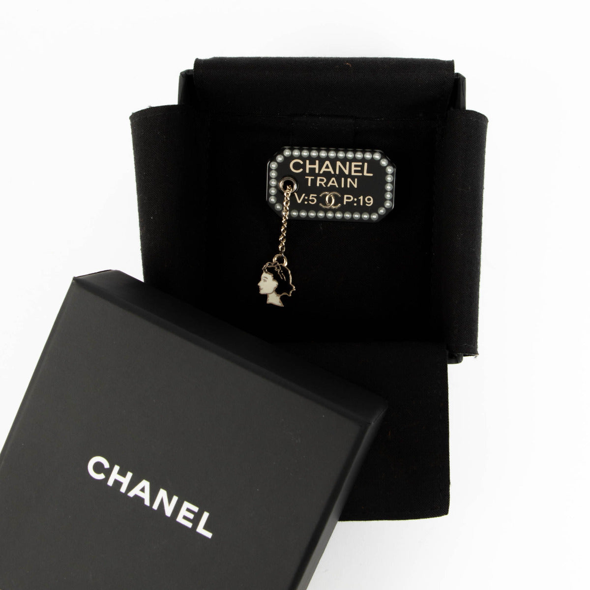 Chanel Zwarte Chanel Trein Broche