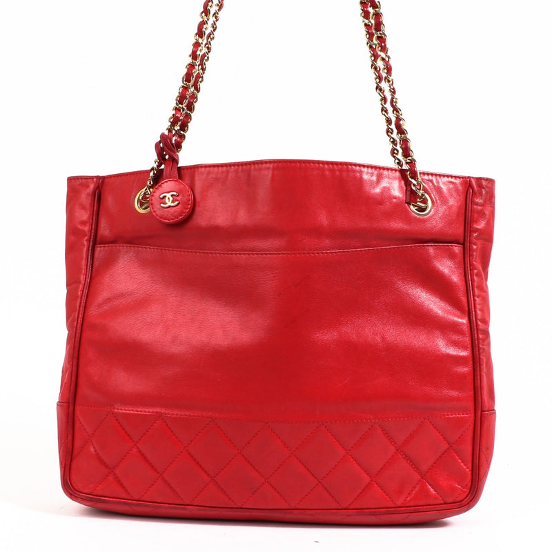 Buy an authentic second-hand Chanel Red Lambskin Vintage Tote Bag in good condition at Labellov in Antwerp.