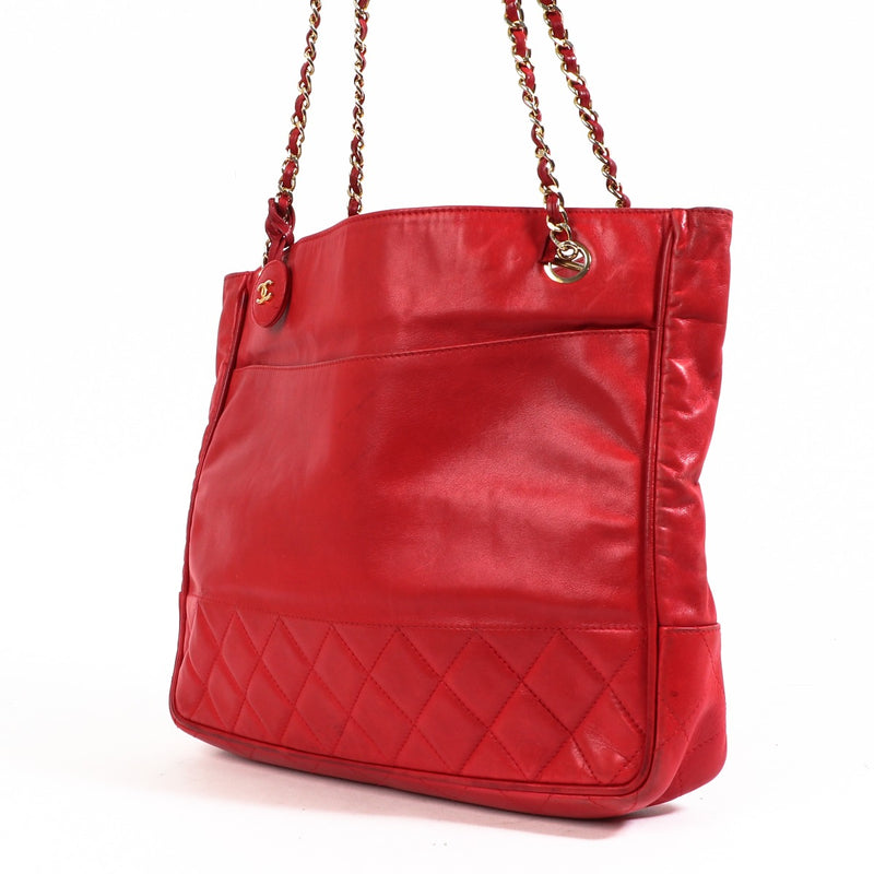 Buy an authentic second-hand Chanel Red Quilted Leather Vintage Tote Bag in good condition at Labellov in Antwerp.