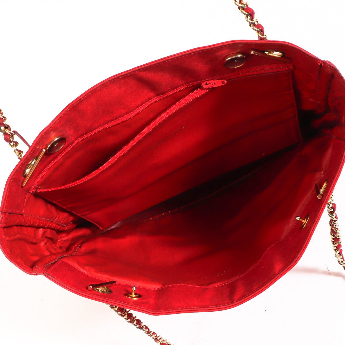 Buy an authentic second-hand Chanel Red Quilted Leather Vintage Tote Bag in good condition at Labellov in Antwerp.