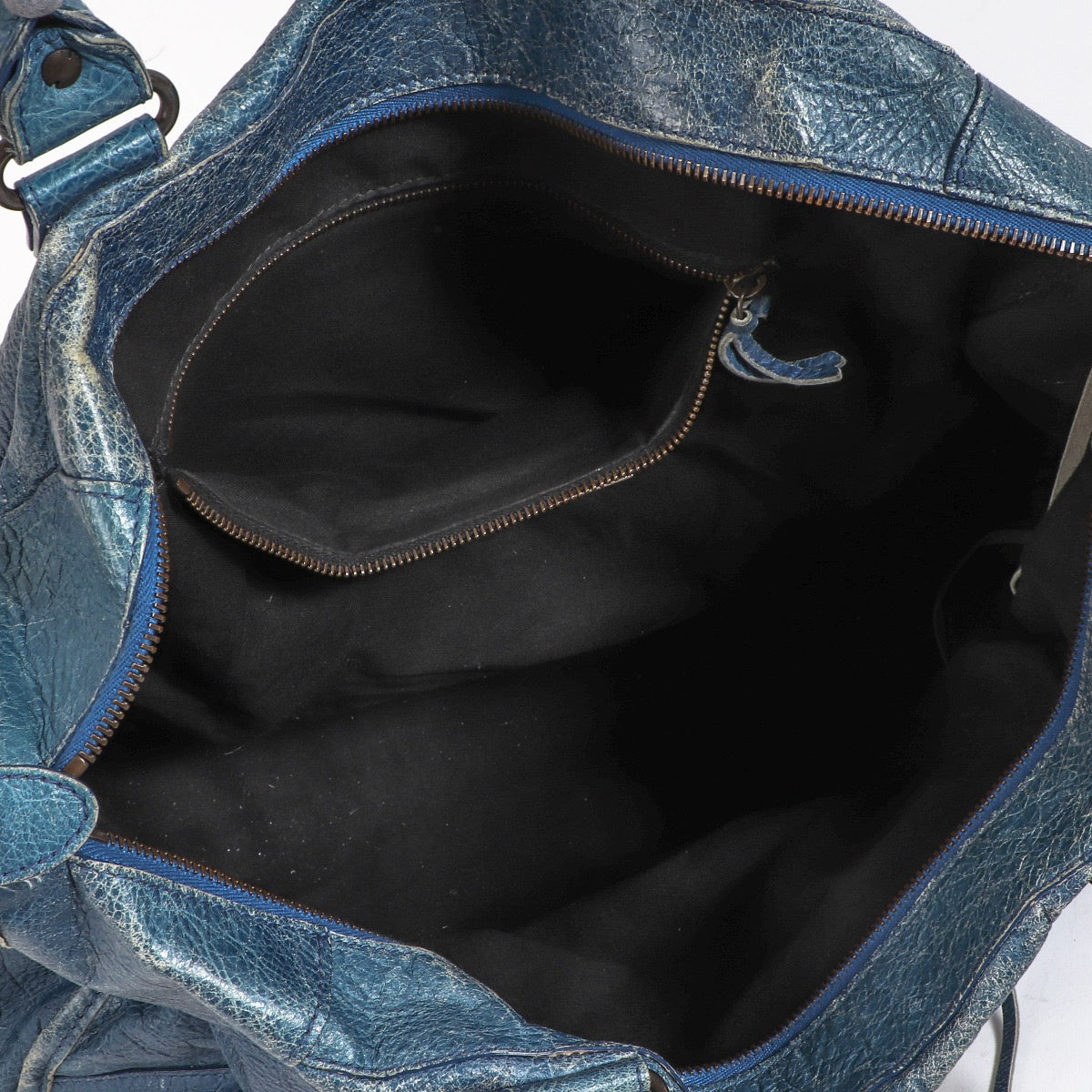 Buy an authentic secondhand Balenciaga Blue City bag at Labellov