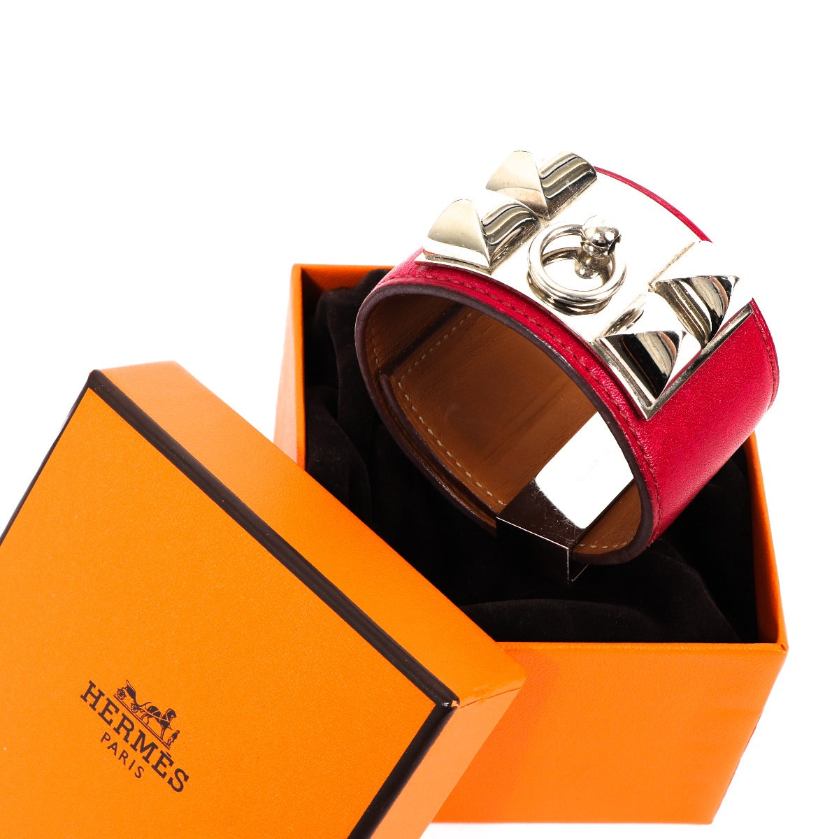 Buy an authentic second-hand Hermès Burgundy Leather Bracelet in very good condition at Labellov in Antwerp.