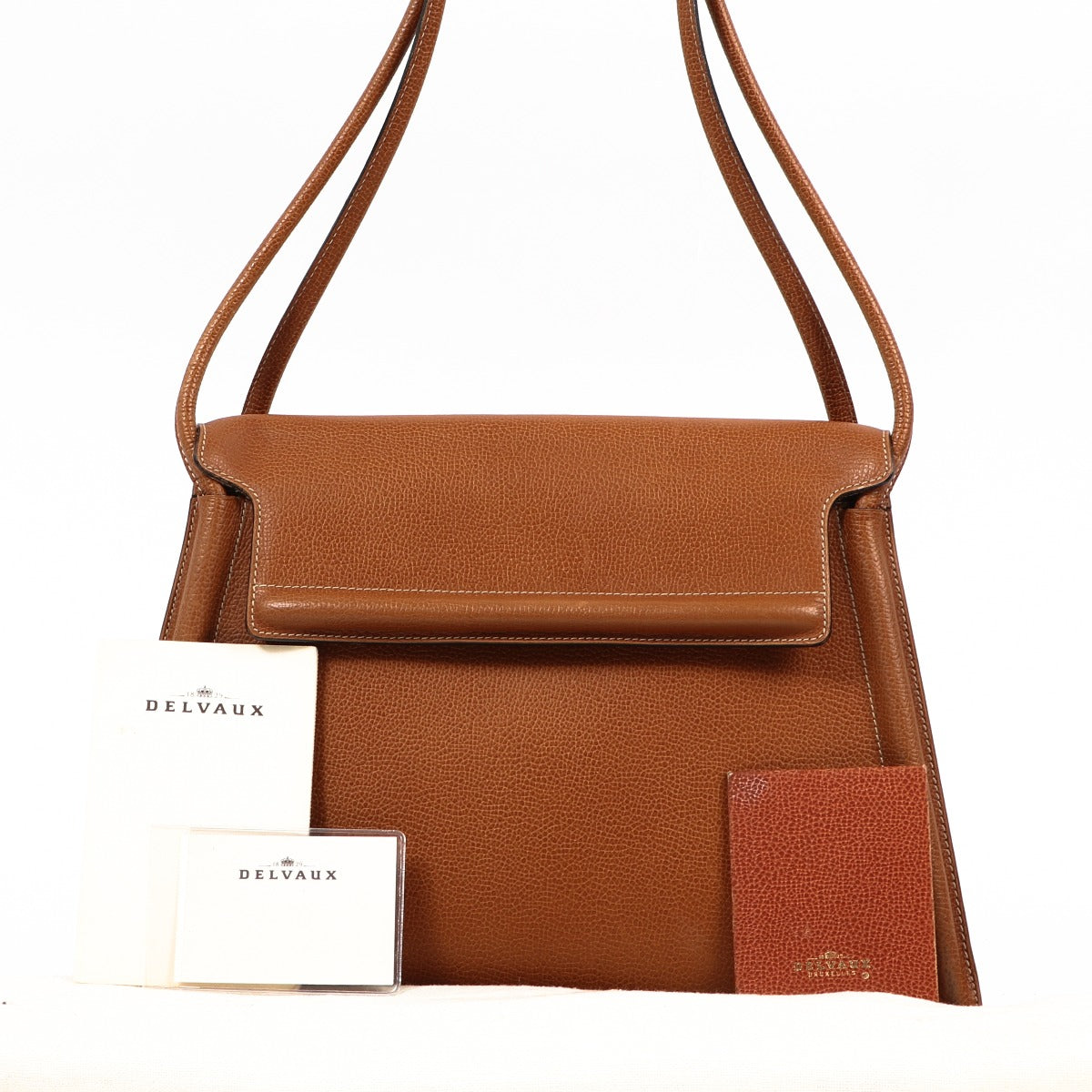 Buy an authentic second-hand Delvaux Cognac Top Handle in very good condition at Labellov in Antwerp, Brussel, Knokke.