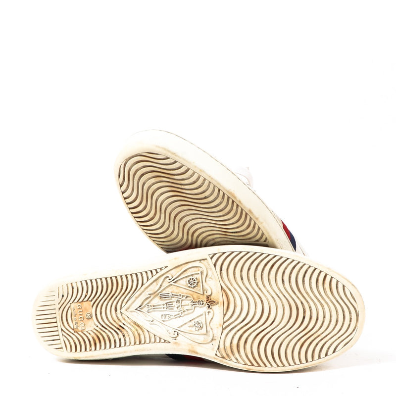 Buy authentic Gucci White Leather Ace Bee And Stars Sneakers Size - 36.5 at Labellov in Antwerp.