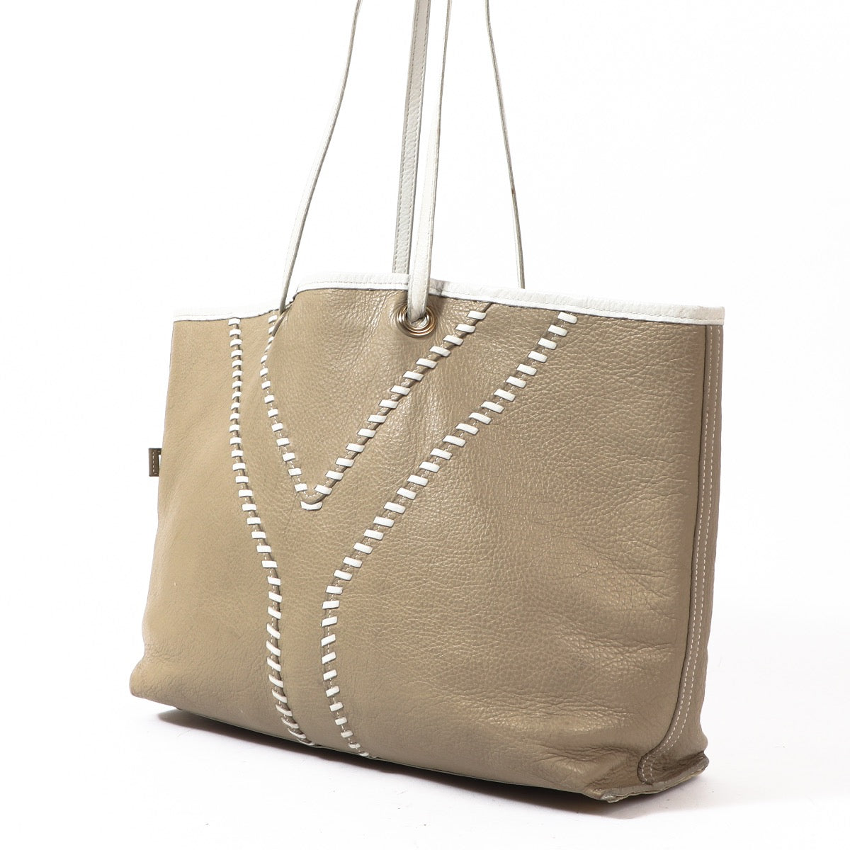 Buy an authentic Yves Saint Laurent White Leather Reversible Tote Bag in preloved condition at Labellov in Antwerp.