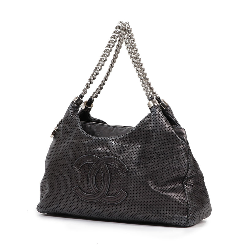 Buy an authentic second-hand Chanel Silver Lambskin Leather Perforated Shoulder Bag in good condition at Labellov in Antwerp.