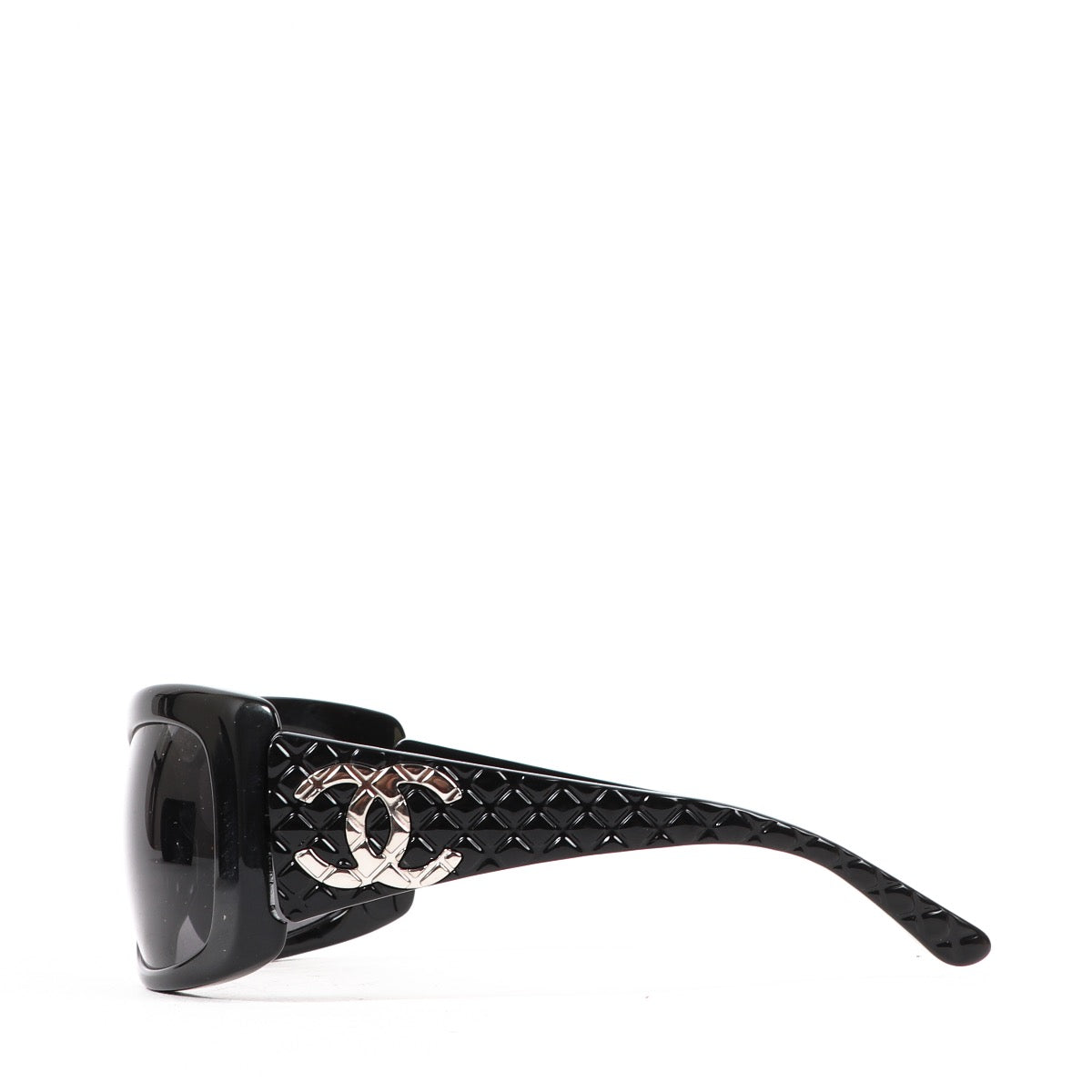 Buy an authentic second hand Chanel Black Coco Mark Sunglasses in very good condition at Labellov