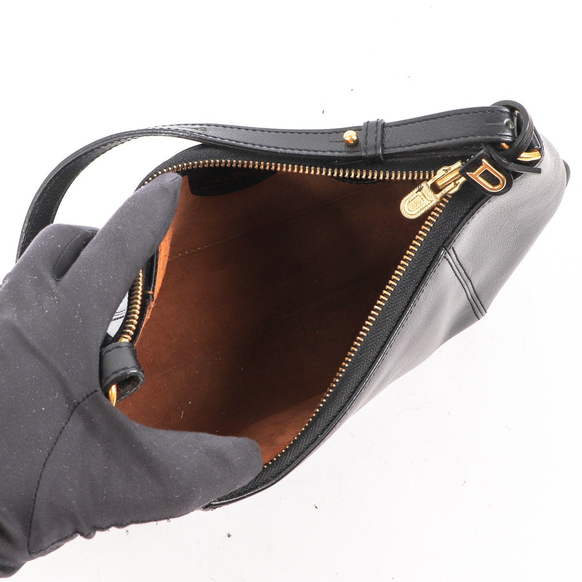 Buy an authentic second hand Delvaux Black Leather Désir Shoulder Bag in very good condition at Labellov